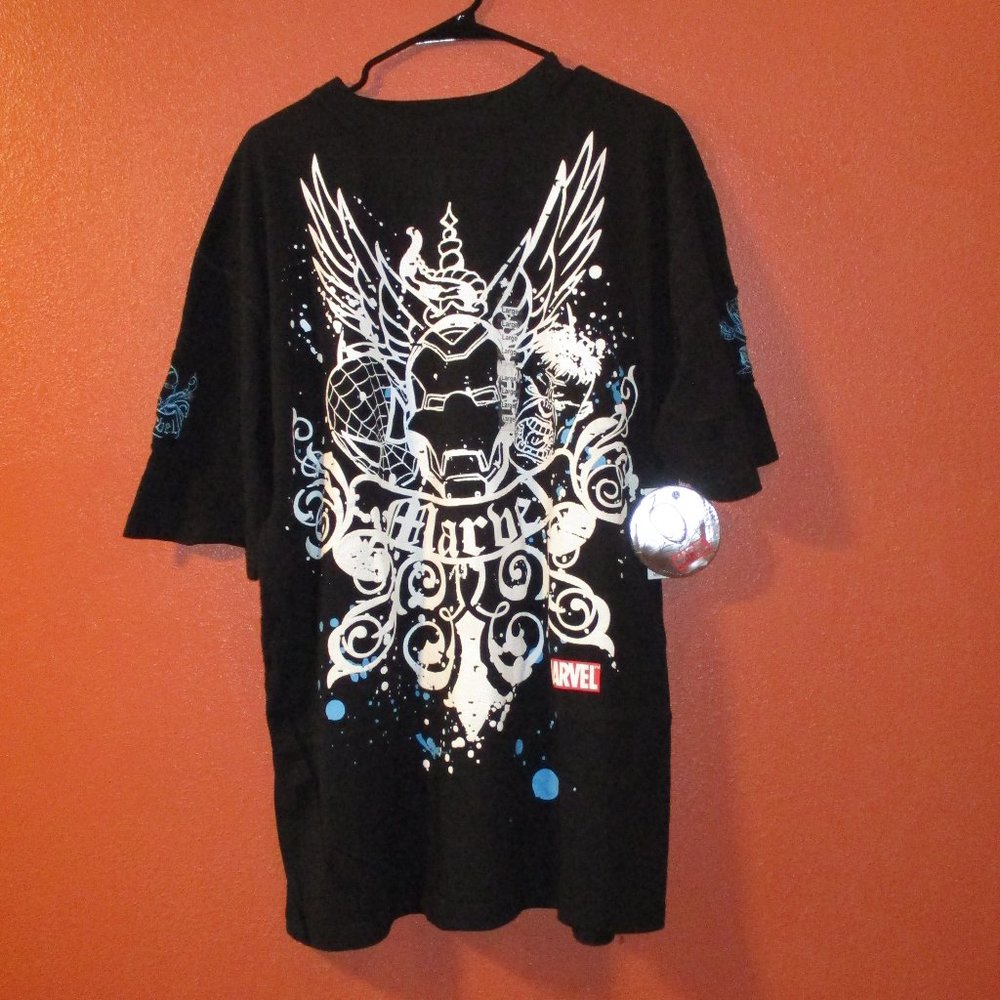 Marvel Avengers Shirt NEW Men Large Black White Blue Iron Man Hulk Thor Shirt